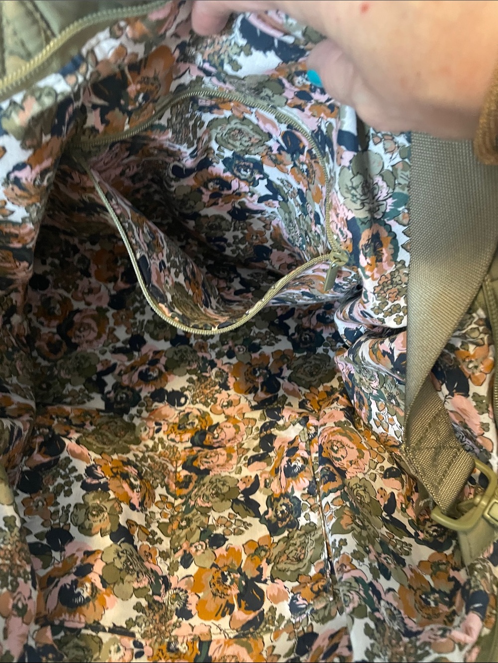 Vera Bradley Olive Green Women's Travel Tote with Detachable Shoulder Strap - Picture 5 of 9